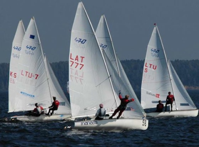 гонка швертботов класса 470