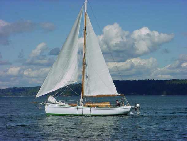 парусная лодка