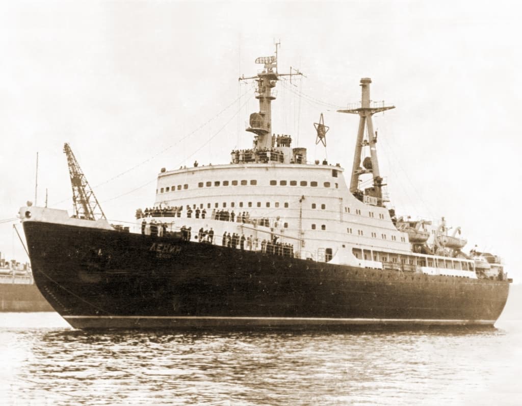 Атомный ледокол Ленин - фото